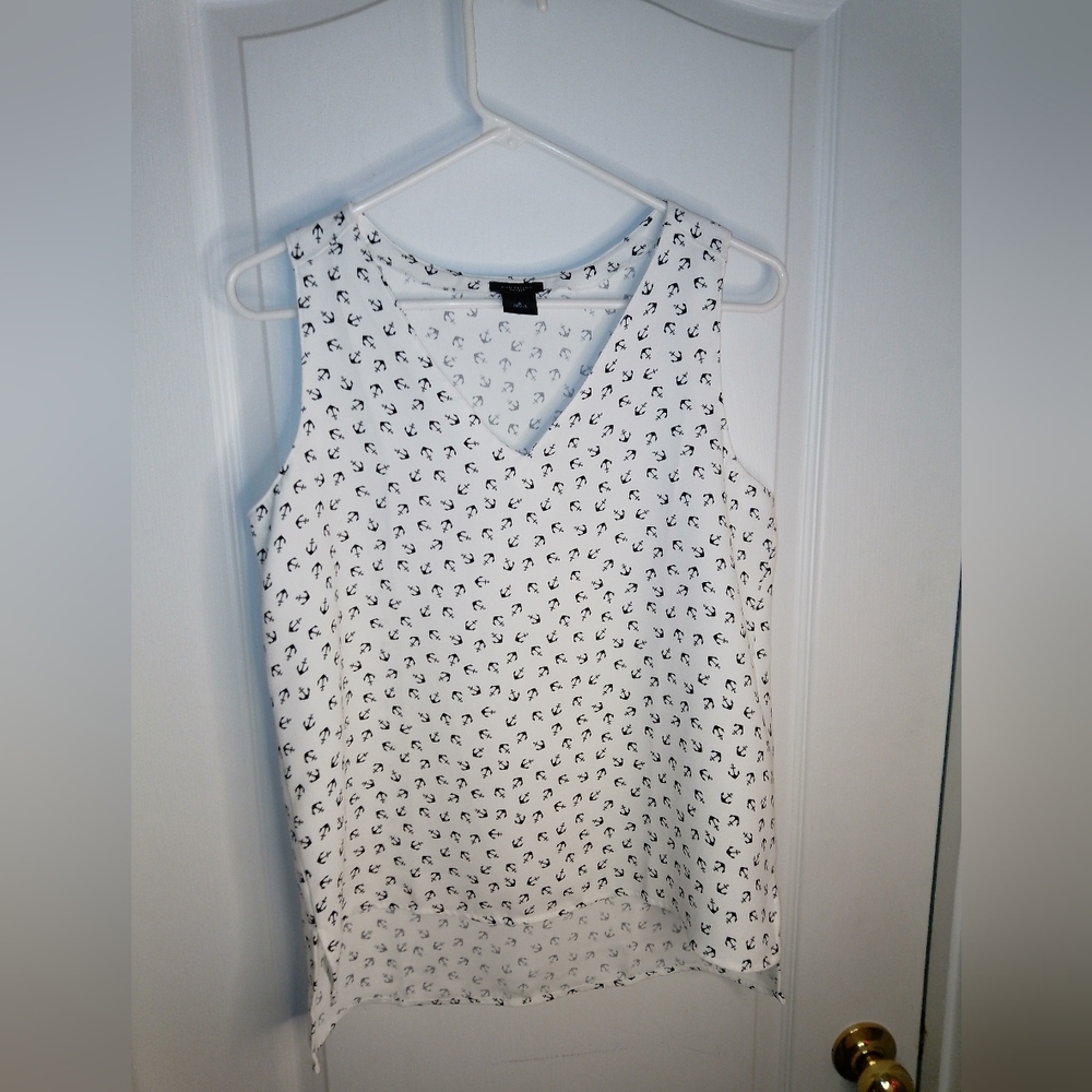 NWOT/ Ann Taylor factory/ small/ white sleeveless top with anchor designs